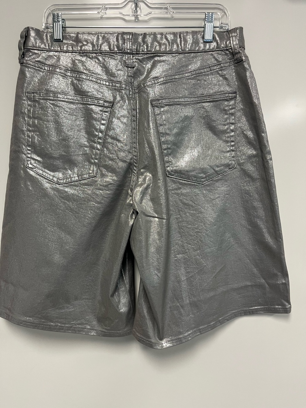 GAP Metallic Cotton Blend Silver Metallic Mid Rise Longline Shorts Sz. 29/8R NWT - Picture 3 of 10